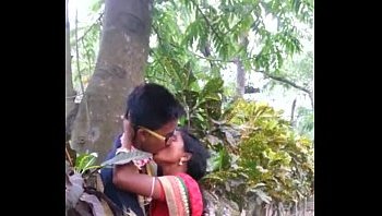 how to kiss in marathi